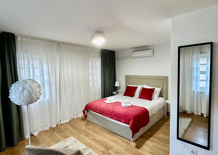 Aquae Flaviae Urban - Charm 샤베스